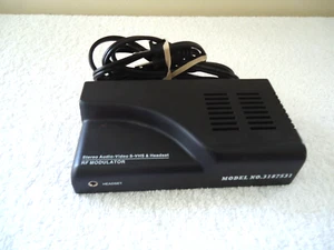 Modulador RF Modelo No.3187531 Estéreo Audio-Video S-VHS y Auriculares - Imagen 1 de 8