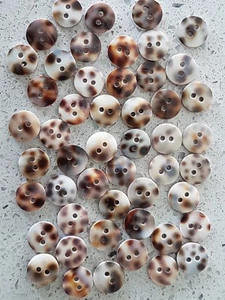 Lot of 50x Brand New 2-Hole Flat Cute 11mm Round Shell Vintage sewing buttons - Picture 1 of 2