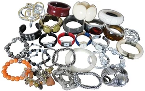 28 Vintage Costume Jewelry Bracelets Bangles Watches Beaded Rhinestone Gemstone - Picture 1 of 9