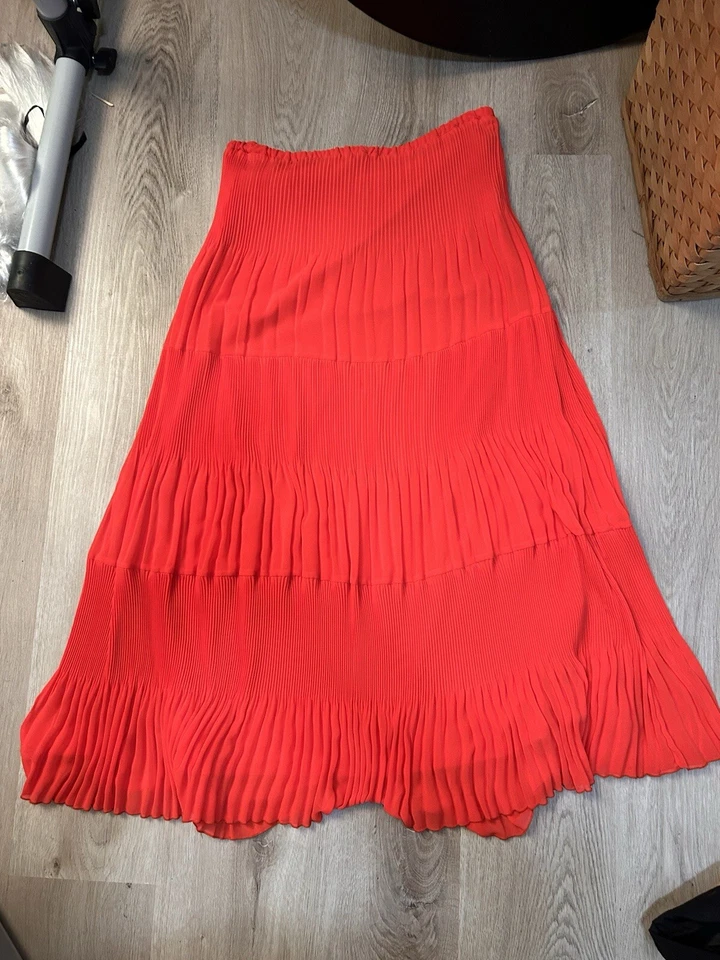 Falda JOSEPH RIBKOFF Roja Midi Acampanada Talla 12 Volantes Niveles De Colección Pascua Boho Foto 1 de 4