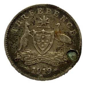 1919 AUSTRALIA THREE PENCE 92.5% SILVER PRE-DECIMAL DAMAGED COIN | KGV | *HIGGS - Picture 1 of 2