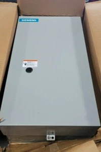 NEW SIEMENS 30 AMP ENCLOSED MECHANICALLY HELD LIGHTING CONTACTOR CLM1D02120 - Picture 1 of 12