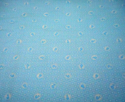 Репродукция ткани 30-х годов в ярдах Sm синяя слоновая кость цветочный узор на Lt синий хлопок премиум-класса - Изображение 1 из 2