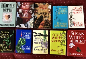 Susan Wittig Albert, China Bayles, Lot of 24 (23 Firsts) HB, DJ, 9 signed - Bild 1 von 6