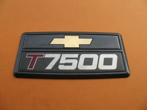CHEVROLET T7500 BOX TRUCK SIDE EMBLEM LOGO BADGE SIGN SYMBOL USED OEM A9771 - Picture 1 of 4