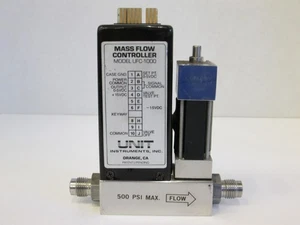 Unit UFC-1000, MFC, Mass Flow Controller, O2, 200 SCCM, Used - Picture 1 of 3