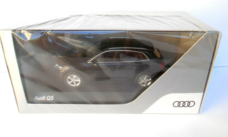 Die Cast Audi Q5 - Audi Collection Myth Negro 501.16.056.33 Escala 1/43 Foto 1 de 1