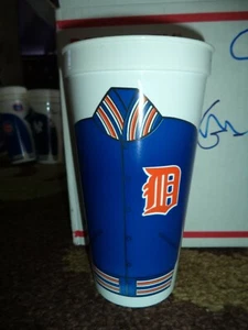 Detroit Tigers Jacket ICEE Plastic Cup - Picture 1 of 2