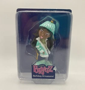 Muñeca Bratz Sasha Navidad Vacaciones Adorno Estilo Vacaciones 4" MGA Enesco NUEVO - Imagen 1 de 2