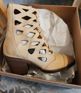 Sundance Vera Cruz Audree Boots Sz 9 (40) Cut-Out Leather Cream Tan - Picture 1 of 12