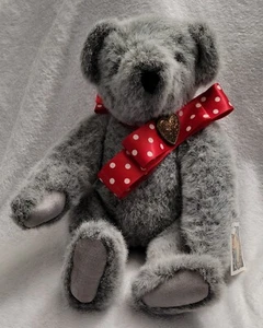 NWT Vintage 1993 Vermont Teddy Bear 16" Gray with Red Bow & Embossed Metal Heart - Bild 1 von 6