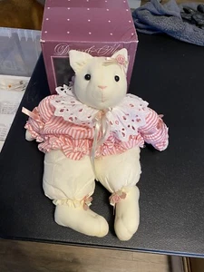 Gato de peluche Felicia Feline 1994 vintage con vestido TL Toys House Of Lloyd - Imagen 1 de 11