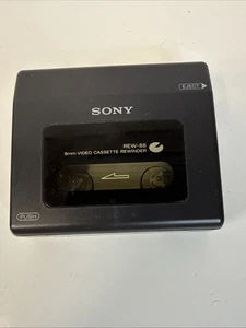 SONY REW-88 8mm Video Cassette Rebobinadora Funciona con Batería Artículo de Coleccionista - Imagen 1 de 7