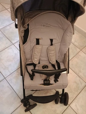 Kinderkraft Passeggino Leggero Pieghevole - Grigio Con parapioggia  - Immagine 1 di 4