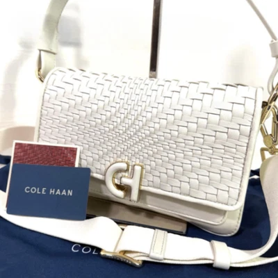 Auténtico bolso de hombro de cuero trenzado Cole Haan blanco bidireccional para mujer usado Foto 1 de 4