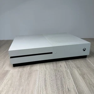 Consola Microsoft XBOX one s 1 TB blanca 2018 usada funciona reparación lenta o pieza - Imagen 1 de 12