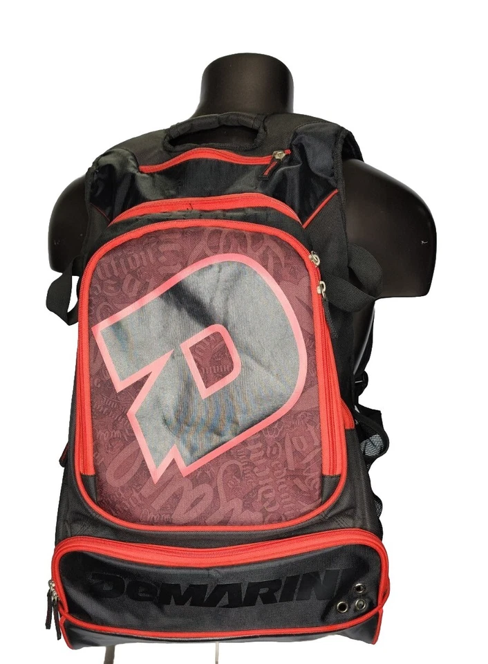 Mochila DeMarini taco de beisebol softbol preta vermelha dedicação insana  - Imagem 1 de 4