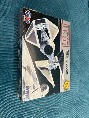 MPC 8931 Star Wars Return of The Jedi Tie Interceptor Snap Model Kit 1990 NIB! - Image 1 of 4