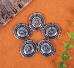 Juego de 30 tachuelas de remache rápido tribal con flor sur para bolsa cinturón artesanal conchos - Imagen 1 de 10