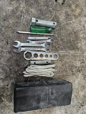 SKI DOO GRAND TOURING TOOL KIT 404112000 1997 1998 AT1055 Foto 1 de 3