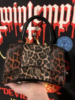 Bolsa Betsey Johnson Leopardo Punk Gótica Vivienne Westwood - Imagem 1 de 4
