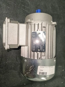 MOTOR ELÉCTRICO LENZE M71B4 NUEVO - Imagen 1 de 6