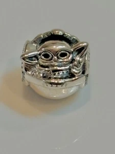 NEW Authentic PANDORA Star Wars Grogu & Crib Charm 7995511C01 Fast Post RETIRED - Picture 1 of 5