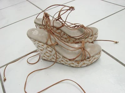 Juicy Couture White/Brown Wedge Heels 8M Strapy wrap around ankles w/lace & Cork - Image 1 of 4