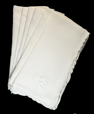 Juego de 6 servilletas de tela vintage blancas con recorte floral borde festoneado bordado Foto 1 de 4