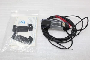 Keyence FS-V22R Amplificatore Sensore Digitale Fibra Ottica NPN - Controllo Industriale - Foto 1 di 11