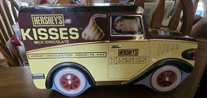 Vintage Hershey’s Baci Cioccolato al Latte Hershey’s Kisses Camion Furgone Giallo Marrone - Foto 1 di 8