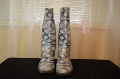 Женские дождевики Coach Signature C размер 9 до середины икры в очень хорошем состоянии товара - Изображение 1 из 4