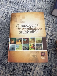 Chronological Life Application Study Bible (NLT) - Picture 1 of 6