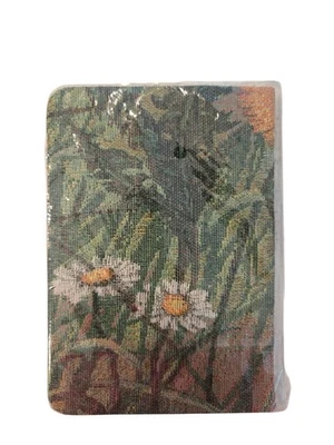 New Silk covered note book 4x6 inches. Green Foliage with White Daisies - Image 1 of 4