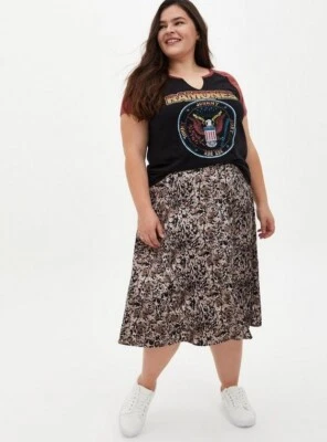 Nueva Falda Midi Sin Etiquetas Tórrida Sedosa Sin Cordones Estampado Animal Talla 0Tórida Foto 1 de 4