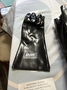 PIP Assurance 58-8040R Black Universal Chemical Resistant Gloves 12 Pack RN67368 - Picture 1 of 4