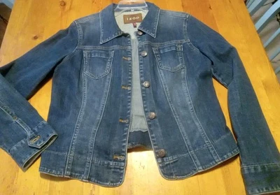 Jaqueta jeans feminina IZOD média usada - Imagem 1 de 4