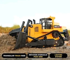 Huina 1554 Radio Controlled bulldozer RC truck construction vehicle tracked - Picture 1 of 23