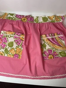 Medio Delantal Rosa Vintage Mod Flower Power Bolsillos Años 70 Retro Ric Rac - Imagen 1 de 7