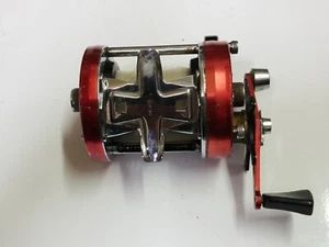 🎣ABU Garcia Ambassadeur 7000 Vintage Red Fishing Reel - Picture 1 of 6