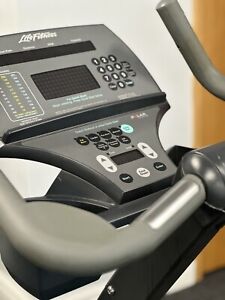 Life Fitness Commercial 95CI Upright Bike
