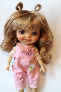 Nueva Peluca BELLA Rubia Dorada Talla 4-5 YoSD BJD mostrada en Sprout Nunnu AP544 - Imagen 1 de 5