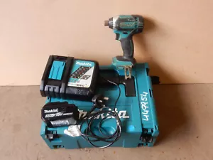 Makita 18 V Bediengerät Schlagschrauber - 1 x 5 Ah Akku, Ladegerät & Koffer - DTD152RTJ - Bild 1 von 4