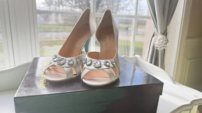 Pour La Victoria Jamison Marfil I DO Satén Puntera Abierta Tacones Novia Boda Talla 9.5 Foto 1 de 4