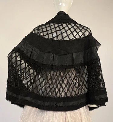 GUERRA CIVIL AÑOS 1860 CAPA DE VOILE TRANSPARENTE NEGRA PARA VESTIDO CON TUBERÍA DE CELOSÍA  Foto 1 de 3