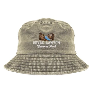 Bryce Canyon National Park embroidered bucket hat, canyon scene hat - Picture 1 of 3