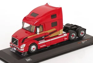 1:43 Ixo Volvo VNL 730 2010 red/golden/silver/black - Picture 1 of 3