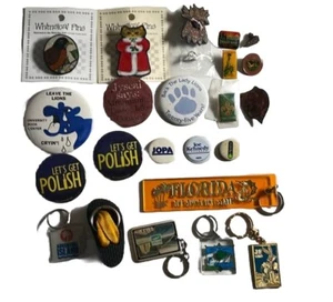 Lotto bottoni e portachiavi spilla pinback vintage - Foto 1 di 3