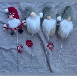 Nuevo con etiquetas Juego de 4 Ashland Navidad Gnomo Selecciones Decoración - Imagen 1 de 5