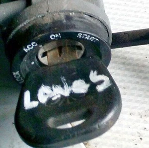 DAEWOO LANOS 1997 (R-Reg) to 2002 1.4S Steering Column with Ignition Lock - Picture 1 of 4